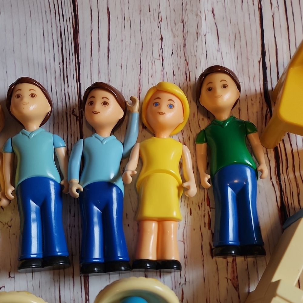 Little Tikes Colorful Doll Set - Picture 4 of 6